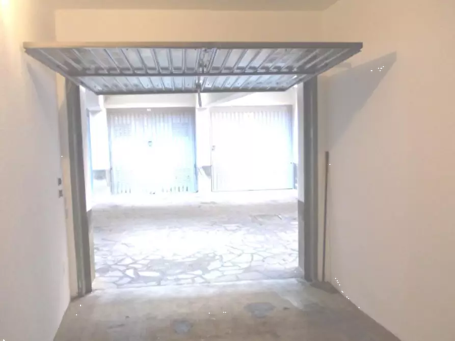 Immagine 3 di Garage in vendita  in V.le Bligny a Milano