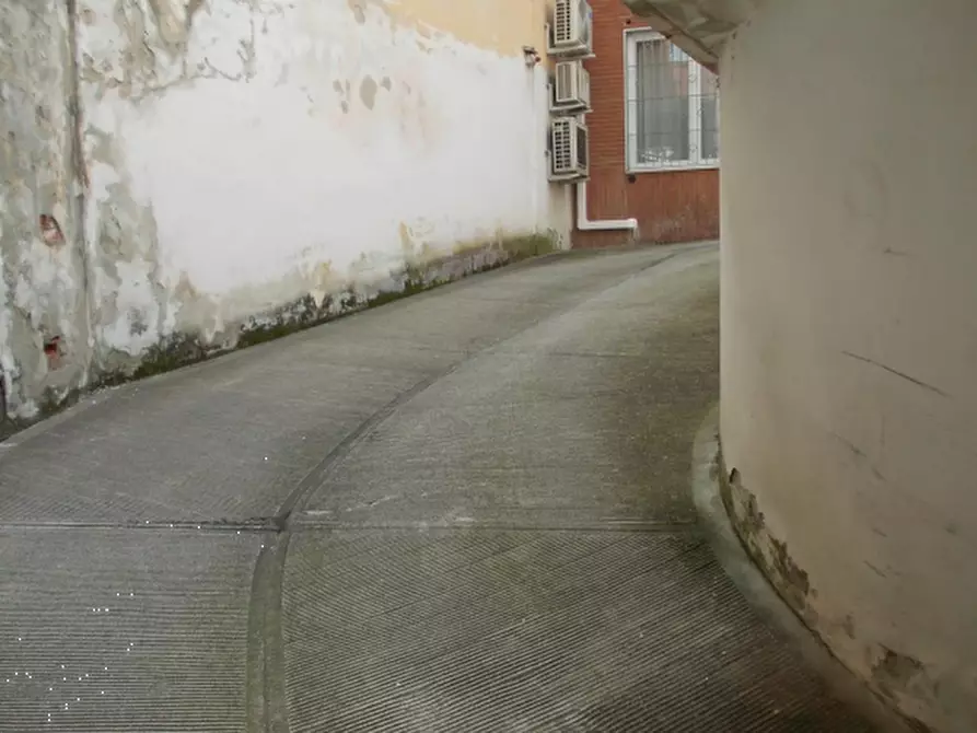 Immagine 6 di Garage in vendita  in V.le Bligny a Milano