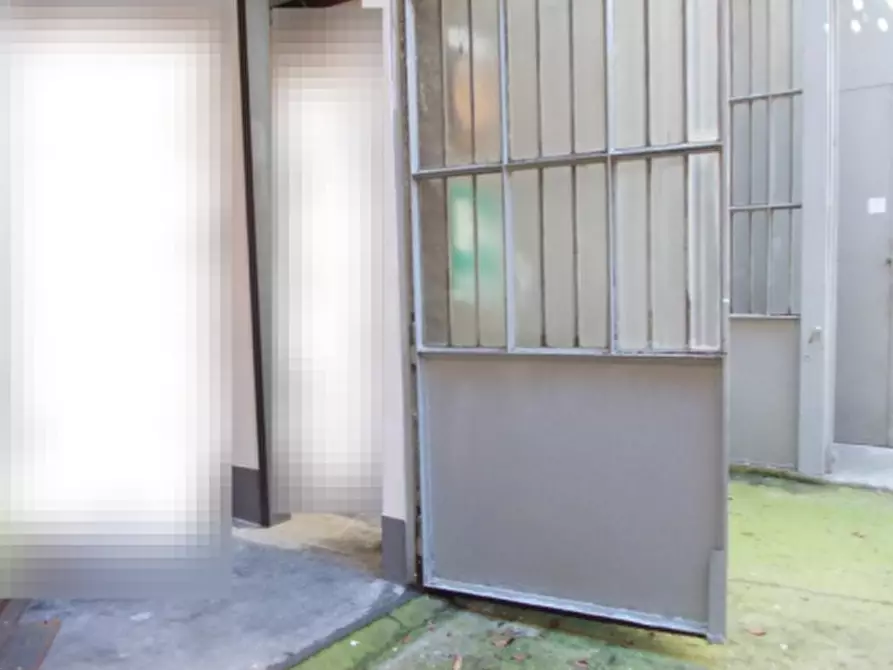 Immagine 1 di Garage in vendita  in Via Privata Ebro a Milano
