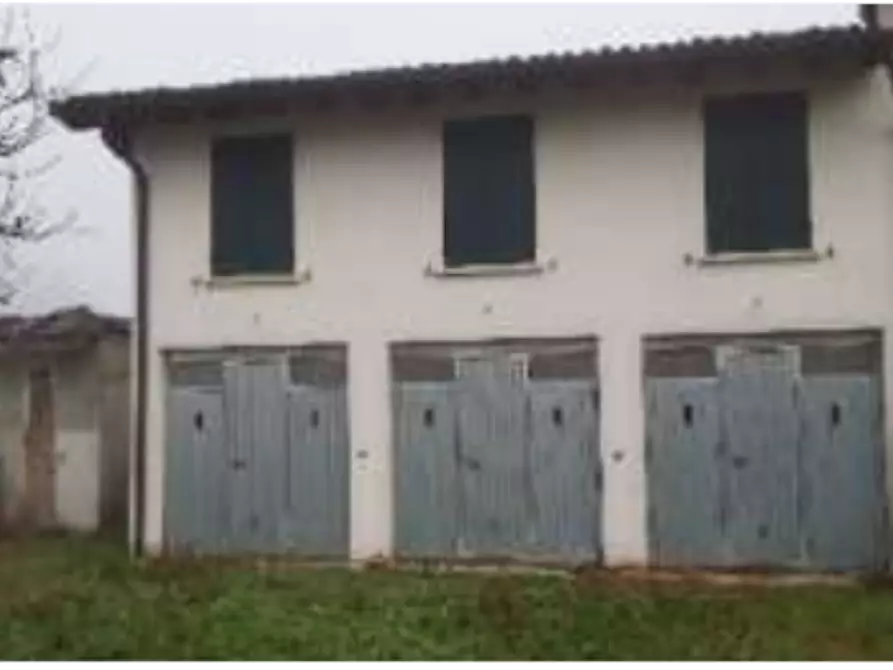 Immagine 3 di Appartamento in vendita  in Piazza Caduti a Mariana Mantovana