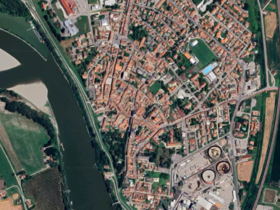 Immagine 17 di Appartamento in vendita  in  Via Pier Ferdinando Bertioli a Ostiglia