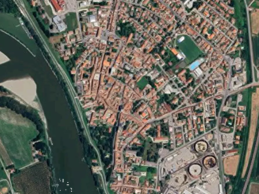 Immagine 18 di Appartamento in vendita  in  Via Pier Ferdinando Bertioli a Ostiglia