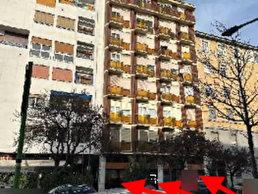 Immagine 3 di Negozio in vendita  in Via Arona a Milano