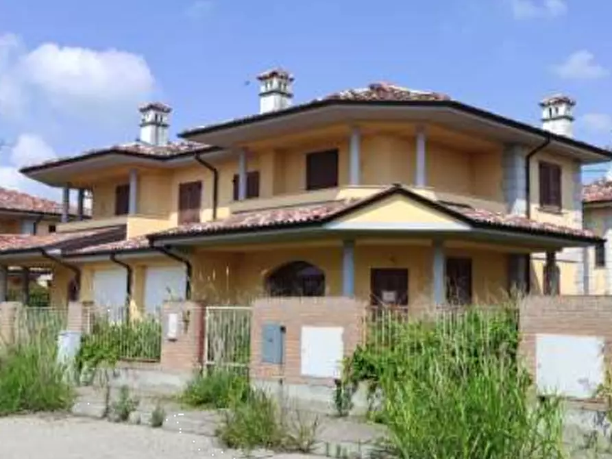 Immagine 3 di Porzione di villa in vendita  in Via Cassarà a Roncaro