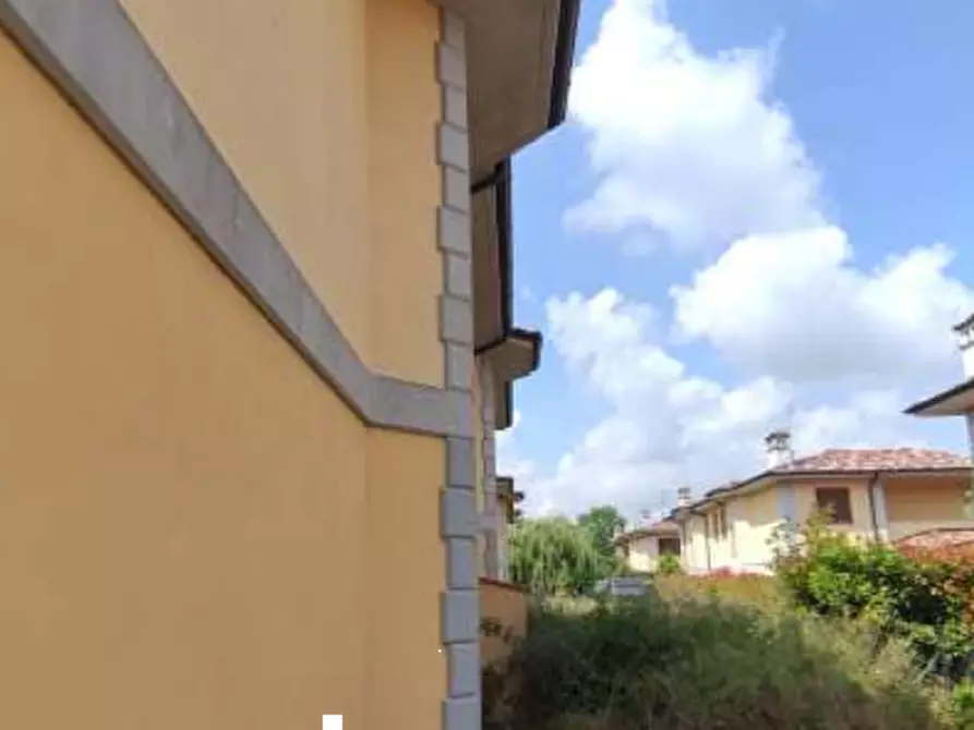 Immagine 5 di Porzione di villa in vendita  in Via Cassarà a Roncaro