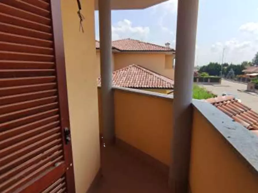 Immagine 7 di Porzione di villa in vendita  in Via Cassarà a Roncaro