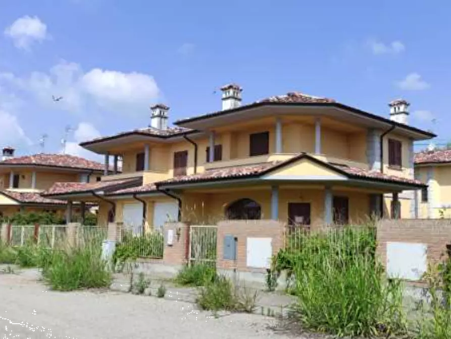 Immagine 10 di Porzione di villa in vendita  in Via Cassarà a Roncaro