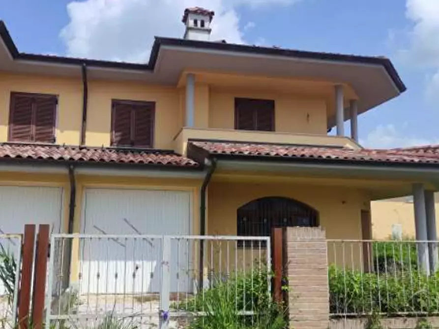Immagine 11 di Porzione di villa in vendita  in Via Cassarà a Roncaro