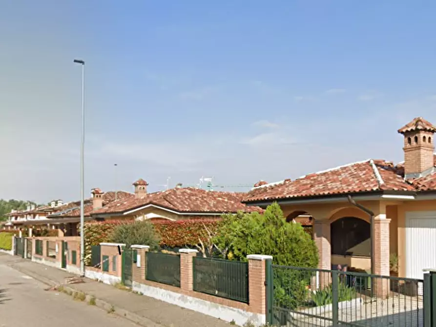 Immagine 16 di Porzione di villa in vendita  in Via Cassarà a Roncaro