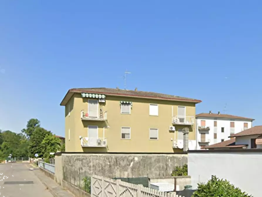 Immagine 11 di Appartamento in vendita  in Via Verdi a Gerenzago