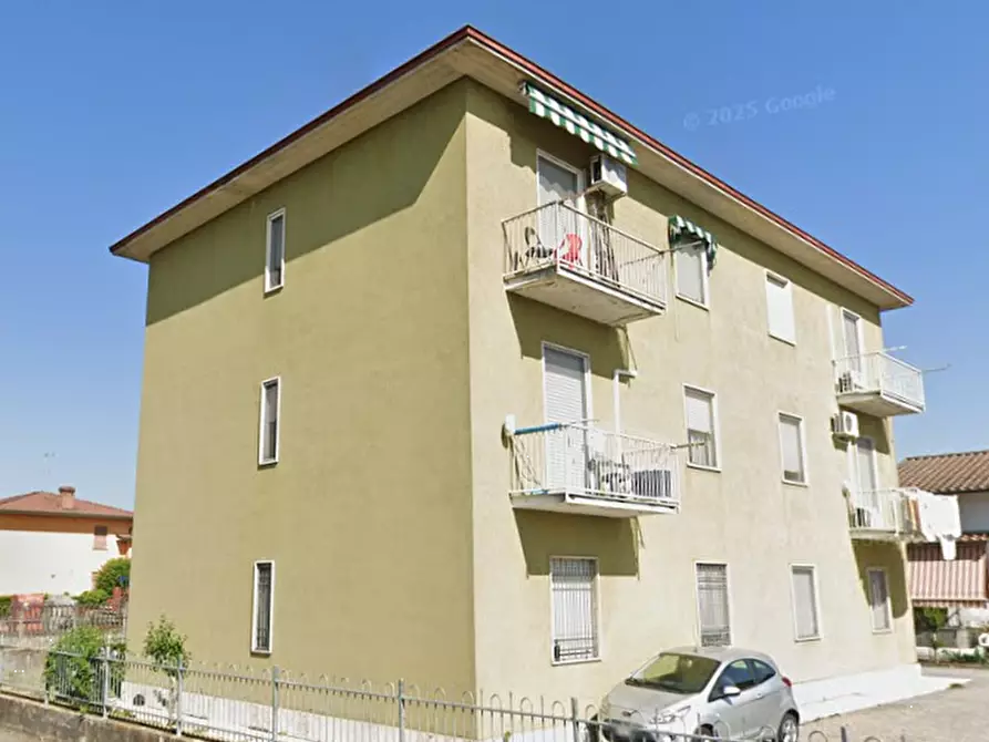 Immagine 14 di Appartamento in vendita  in Via Verdi a Gerenzago