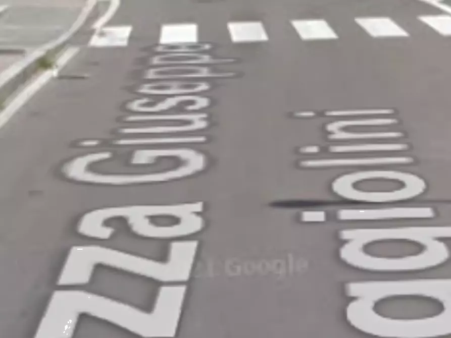 Immagine 13 di Negozio in vendita  in Piazza Giuseppe Maggiolini a Parabiago