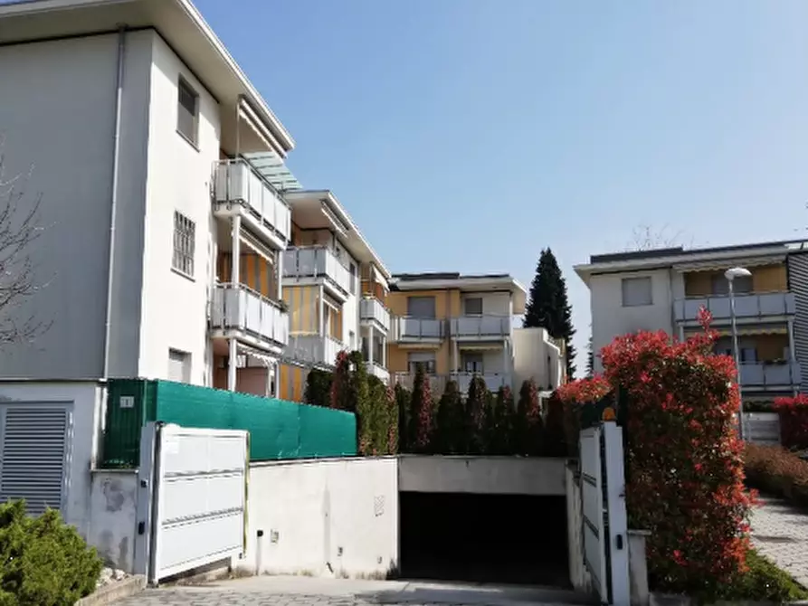 Immagine 1 di Garage in vendita  in Via Caduti di Nassirya a Giussano