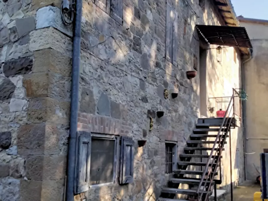 Immagine 5 di Rustico / casale in vendita  in Via Borgonovi a Viano