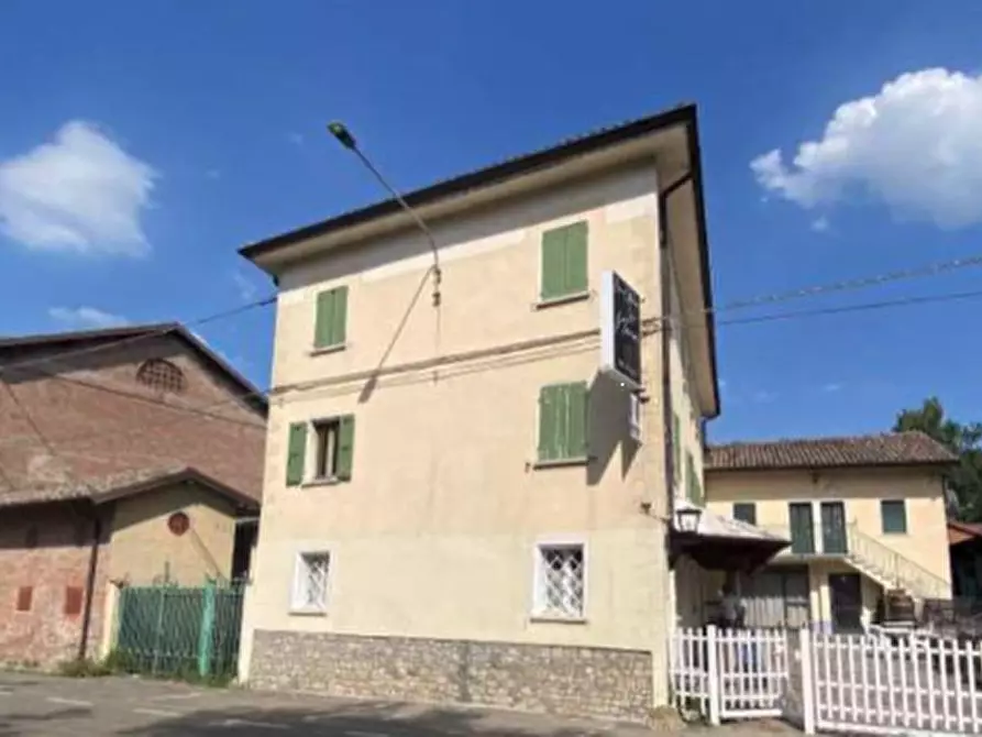 Immagine 1 di Hotel in vendita  in Via Naborre Campanini a Albinea