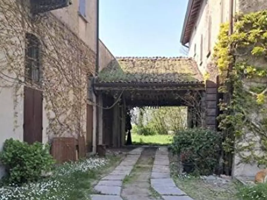 Immagine 3 di Magazzino in vendita  in Via Strada Valle a Novellara