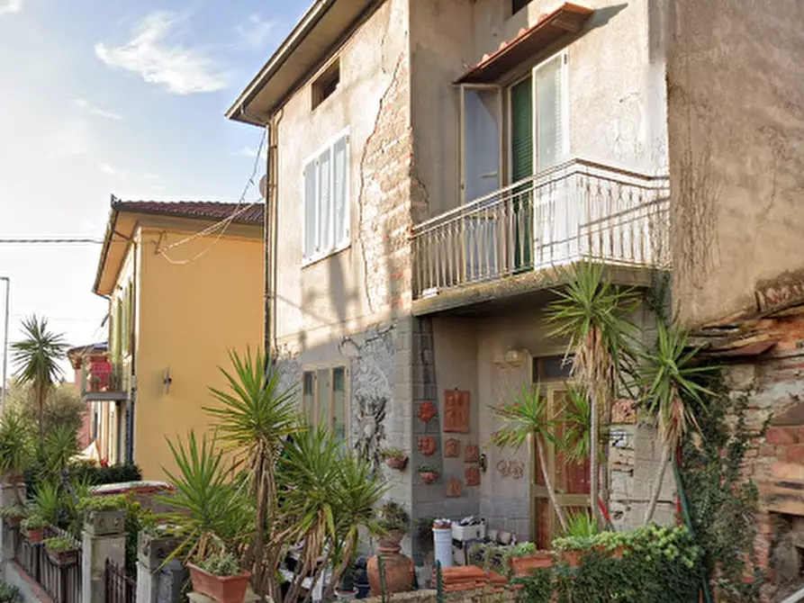 Immagine 11 di Casa indipendente in vendita  in Via del Poggiolo  a Prato