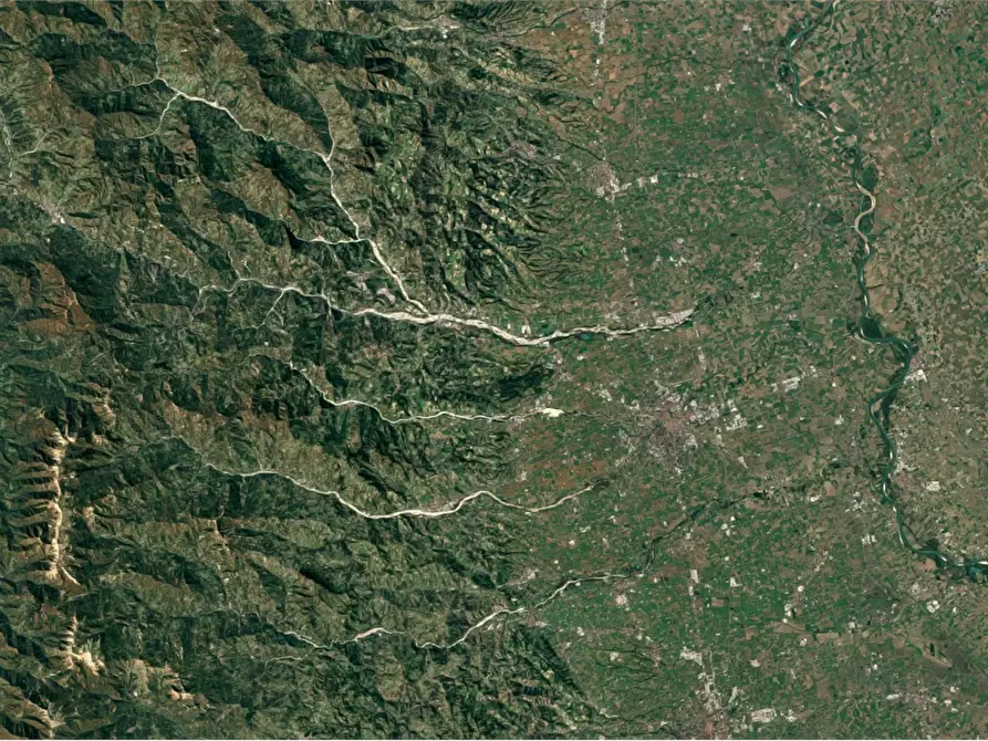 locale di sgombero in vendita a Medesano in zona Sant'Andrea Bagni