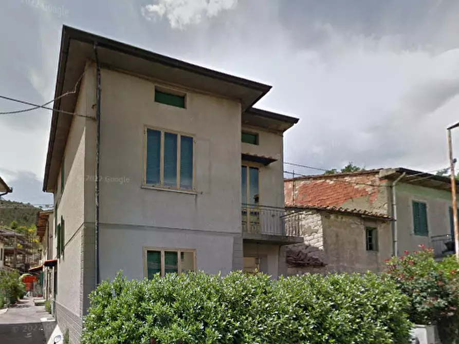 Immagine 15 di Casa indipendente in vendita  in Via del Poggiolo  a Prato