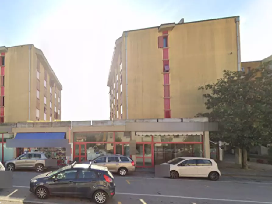 Immagine 3 di Negozio in vendita  in Via Fratelli Cervi  a Empoli