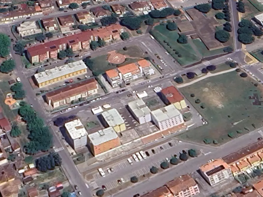 Immagine 10 di Negozio in vendita  in Via Fratelli Cervi  a Empoli