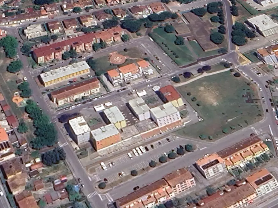 Immagine 11 di Negozio in vendita  in Via Fratelli Cervi  a Empoli