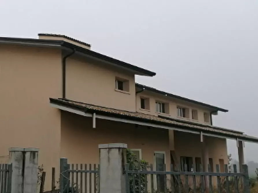 Immagine 1 di Rustico / casale in vendita  in Strada Viazza di Beneceto a Parma