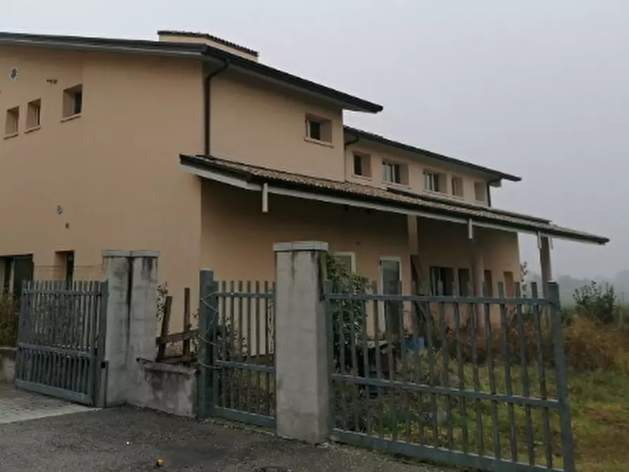 Immagine 2 di Rustico / casale in vendita  in Strada Viazza di Beneceto a Parma