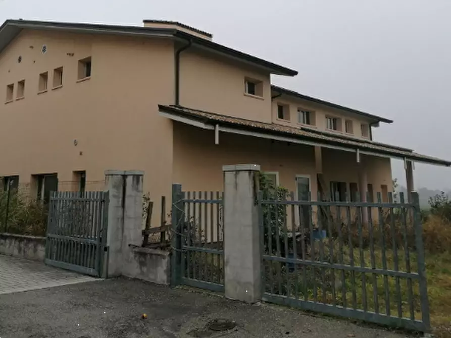 Immagine 5 di Rustico / casale in vendita  in Strada Viazza di Beneceto a Parma
