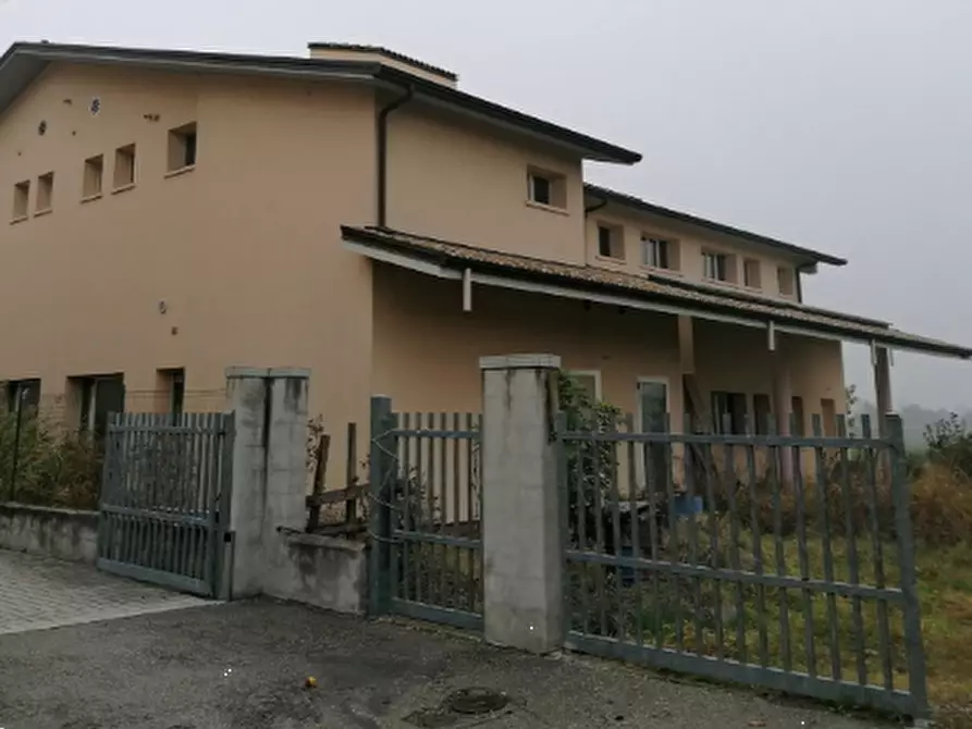 Immagine 6 di Rustico / casale in vendita  in Strada Viazza di Beneceto a Parma