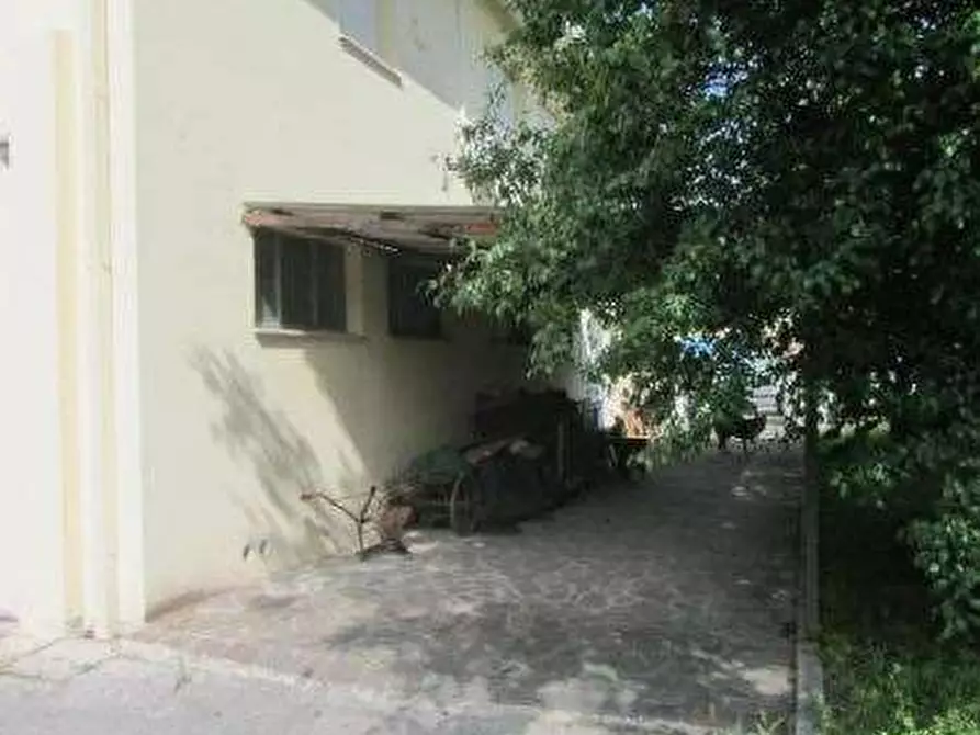 Immagine 3 di Ufficio in vendita  in Via Cà Vallato a Colli Al Metauro