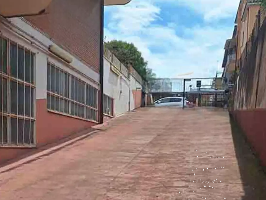 Immagine 5 di Garage in vendita  in Via Martino Rota a Roma