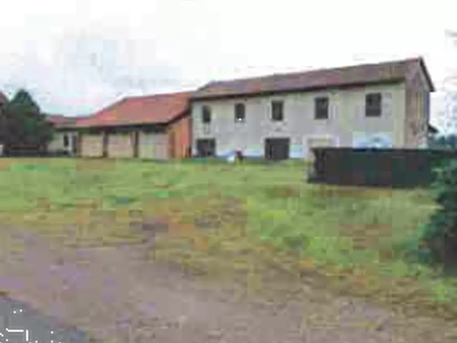 Immagine 8 di Magazzino in vendita  in Strada dei Ronchi a Vigevano