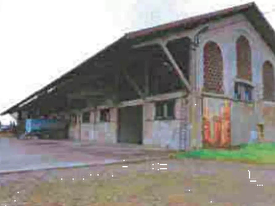 Immagine 2 di Magazzino in vendita  in Strada dei Ronchi a Vigevano