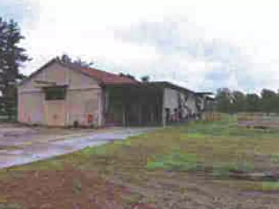 Immagine 7 di Magazzino in vendita  in Strada dei Ronchi a Vigevano