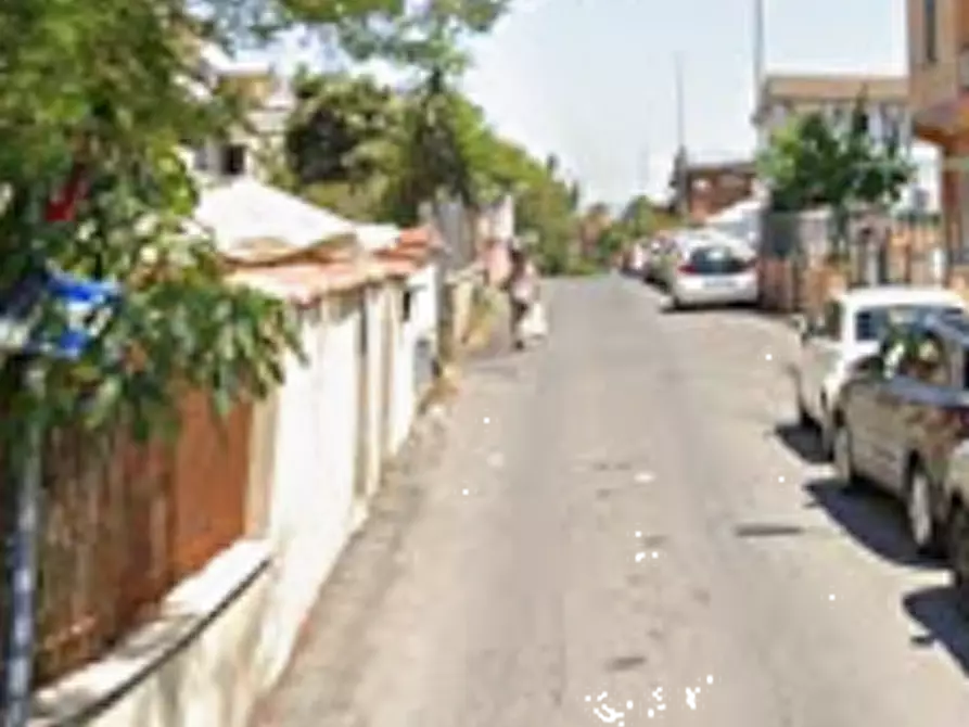 Immagine 10 di Garage in vendita  in Via Martino Rota a Roma