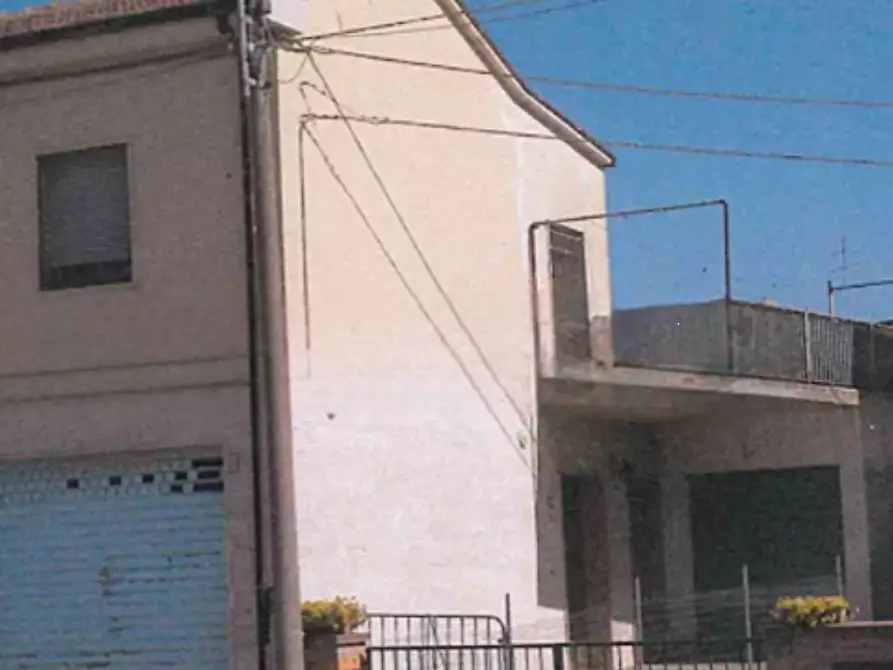 Immagine 2 di Negozio in vendita  in Via Fiorana a Argenta