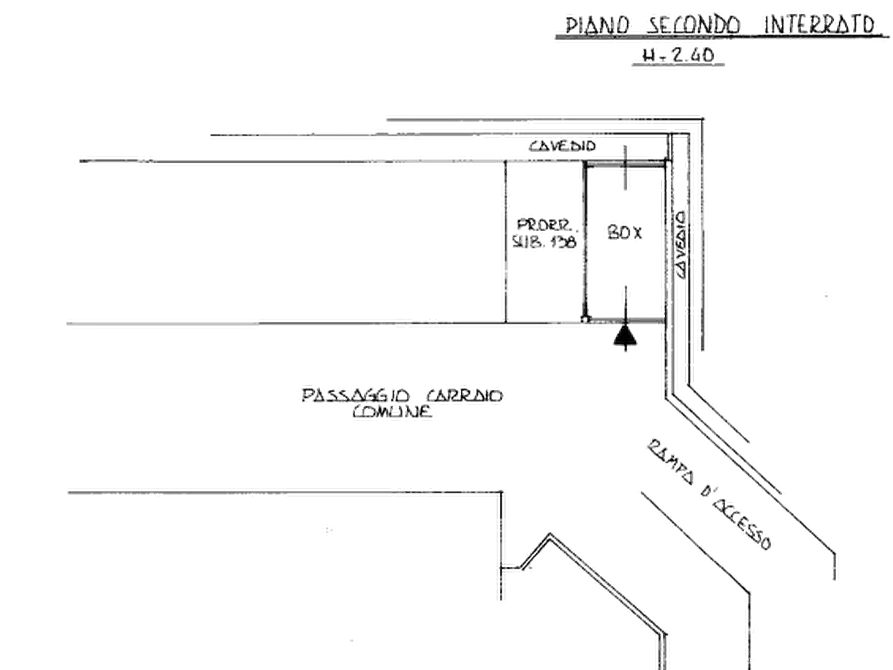 Immagine 3 di Garage in vendita  in Via Lodovico Il Moro a Milano