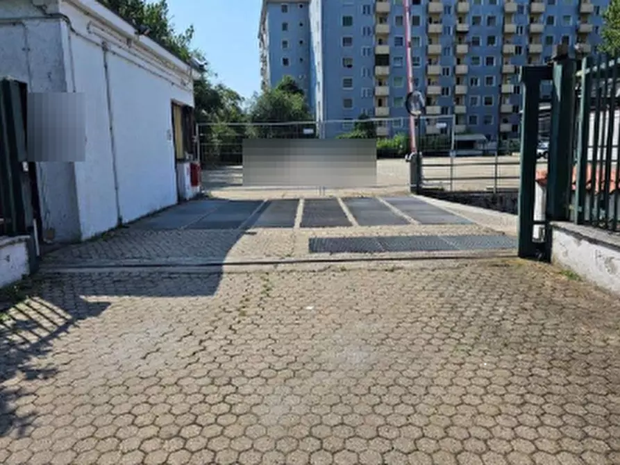 Immagine 7 di Garage in vendita  in Via Lodovico Il Moro a Milano