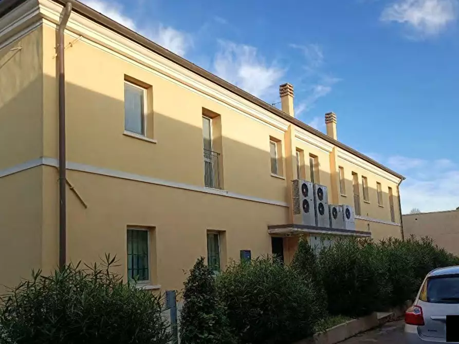 Immagine 3 di Ufficio in vendita  in Via Enrico Mattei a Fano