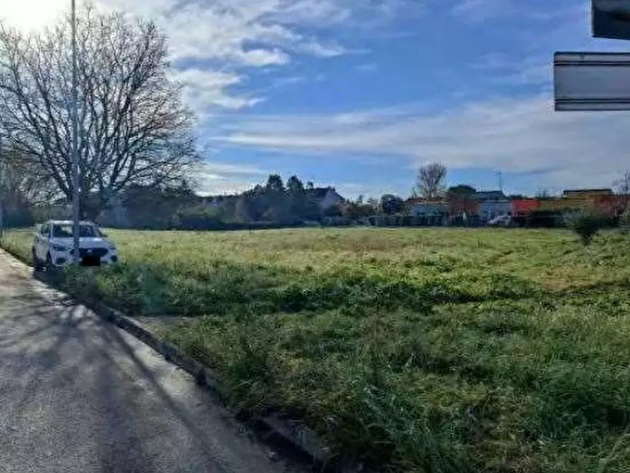 Immagine 2 di Terreno agricolo in vendita  in Via Roma  a Fano