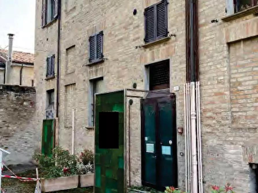 Immagine 1 di Negozio in vendita  in Via Edmondo de Amicis a Fano