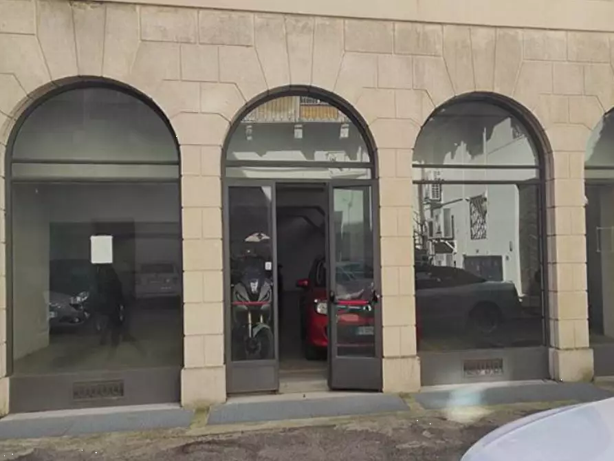 Immagine 2 di Magazzino in vendita  in Contrà Frasche del Gambero a Vicenza