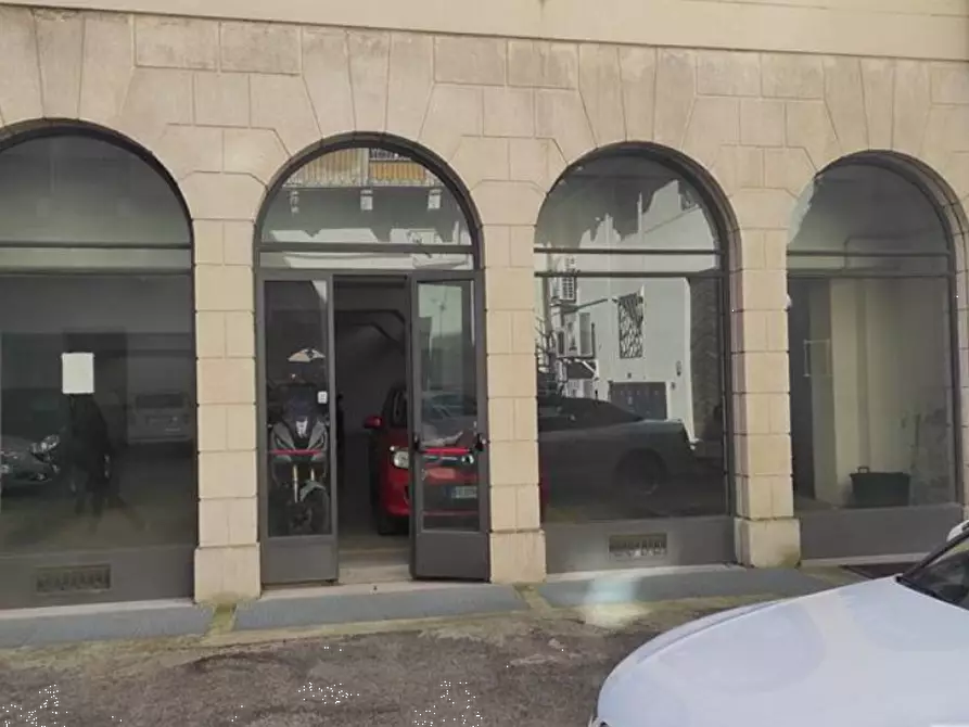 Immagine 3 di Magazzino in vendita  in Contrà Frasche del Gambero a Vicenza