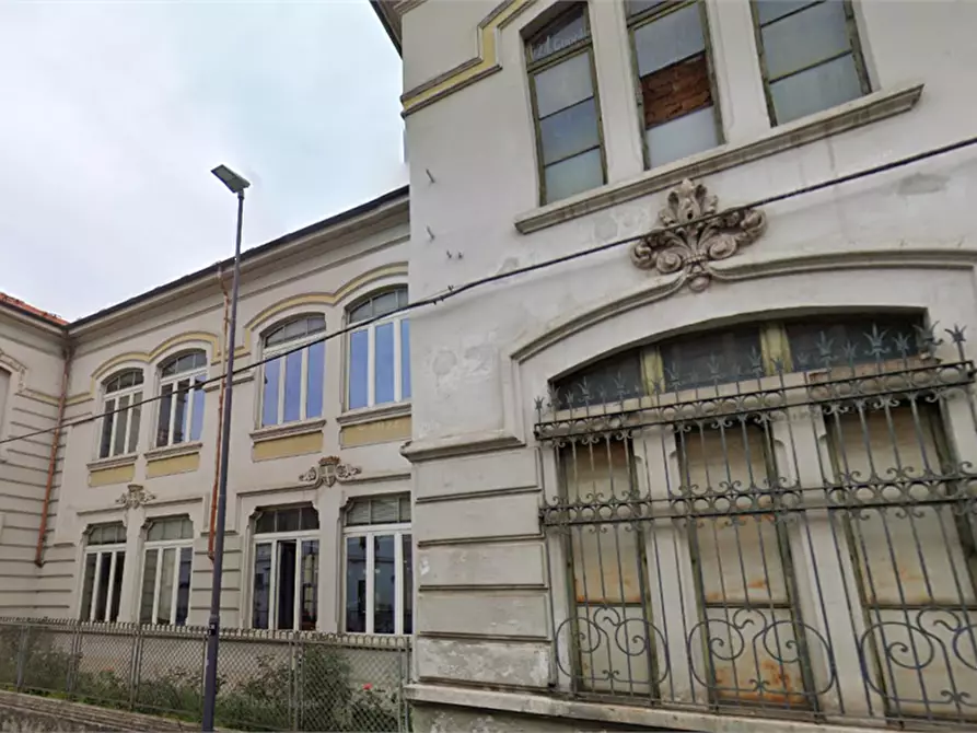 Immagine 3 di Stabile in vendita  in Via Giuseppe Bocca a Asti