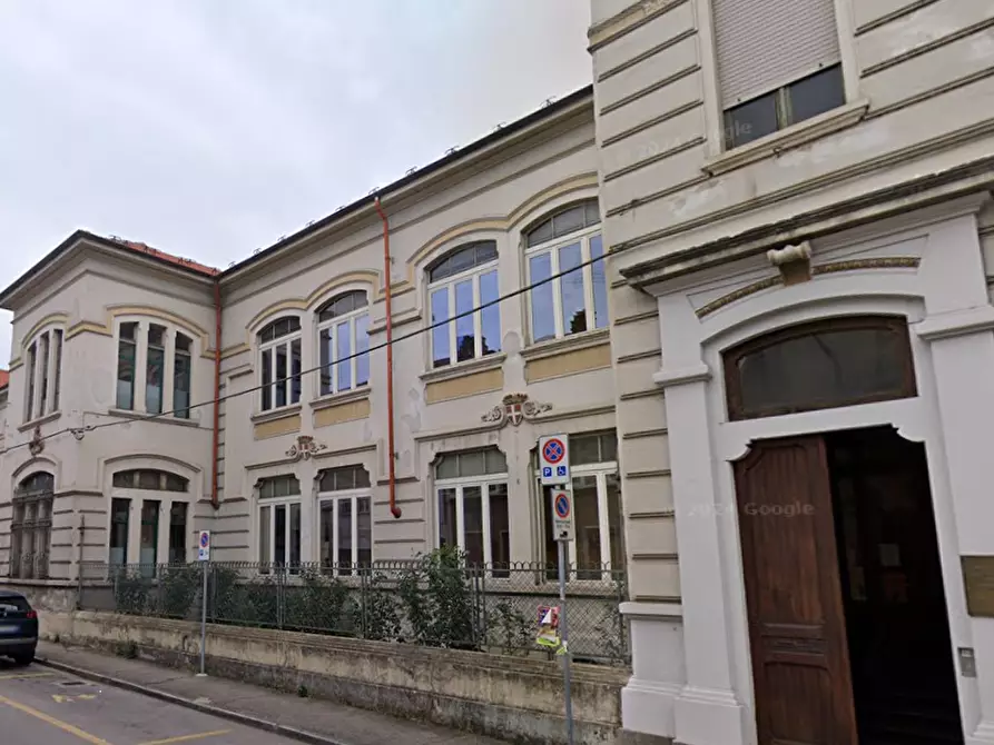 Immagine 5 di Stabile in vendita  in Via Giuseppe Bocca a Asti