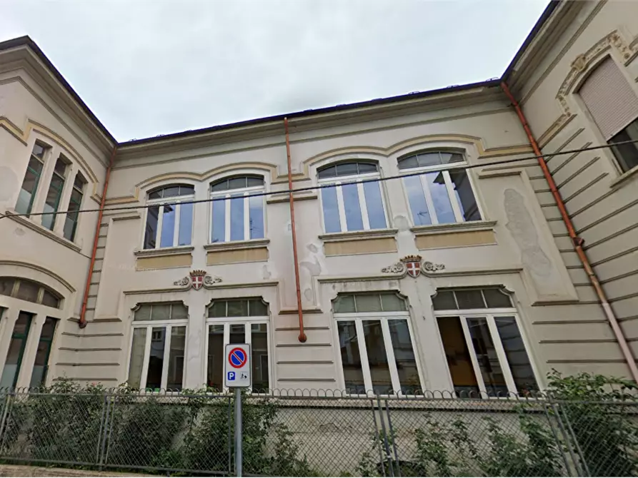 Immagine 6 di Stabile in vendita  in Via Giuseppe Bocca a Asti