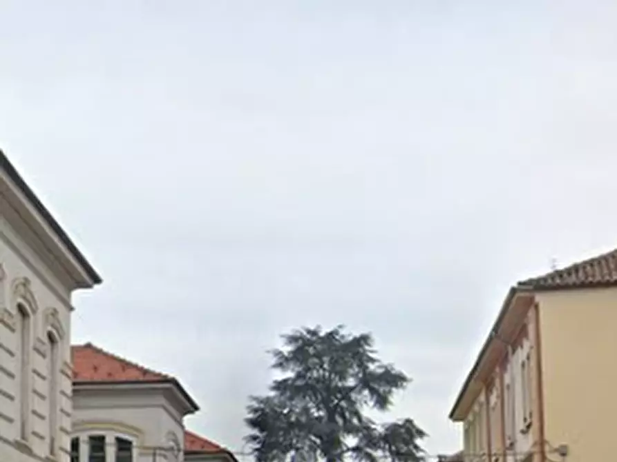 Immagine 7 di Stabile in vendita  in Via Giuseppe Bocca a Asti