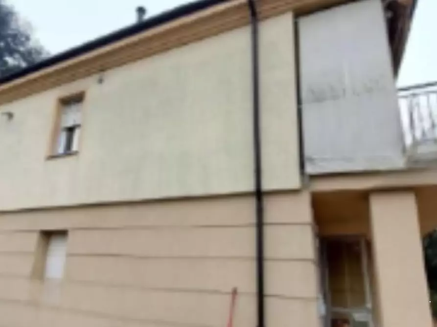 Immagine 3 di Villa in vendita  in Frazione Lavezzole a San Damiano D'asti