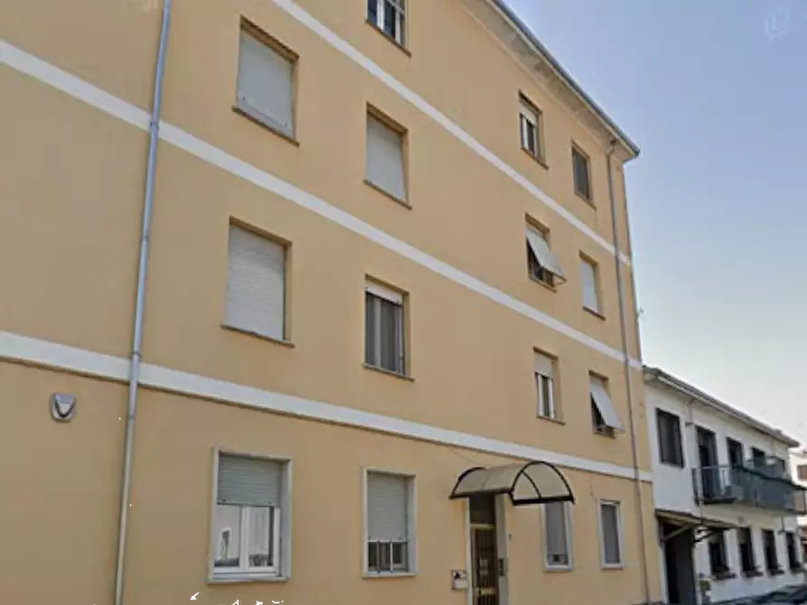Immagine 15 di Appartamento in vendita  in Via Giacomo Leopardi a Alessandria